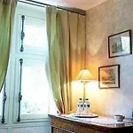 Château De Nazé Vivy-saumur Alojamento de Acomodação e Pequeno-almoço