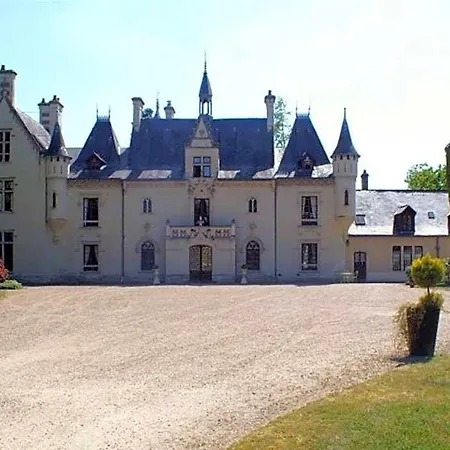 Chateau De Naze Vivy-saumur Bed & Breakfast 3*