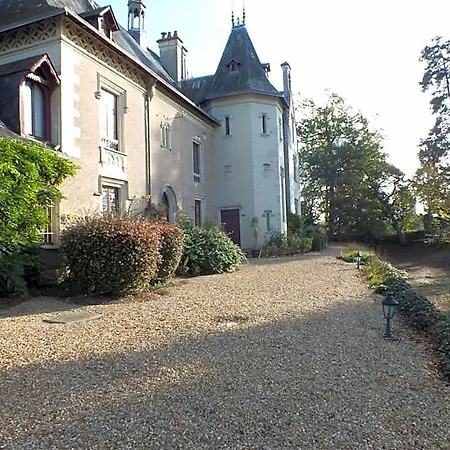 Chateau De Naze Vivy-saumur Bed & Breakfast