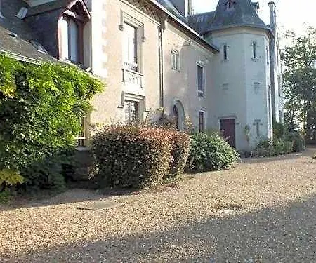 Chateau De Naze Vivy-saumur Bed & Breakfast 3*