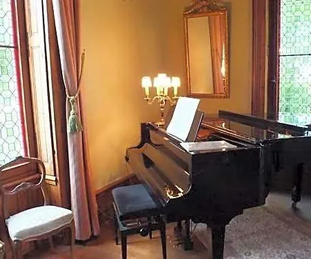 Bed & Breakfast Chateau De Naze Vivy-saumur 3*