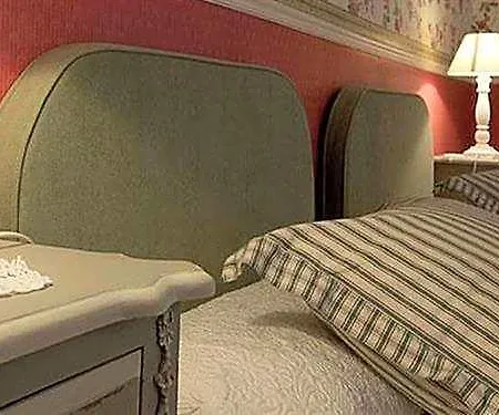 Chateau De Naze Vivy-saumur 3* Vivy
