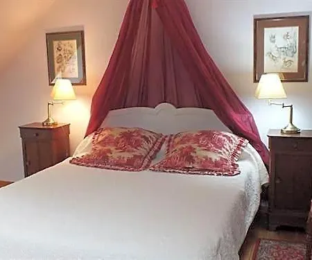 Chateau De Naze Vivy-saumur Bed & Breakfast 3*