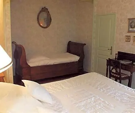 Chateau De Naze Vivy-saumur Bed & Breakfast Vivy