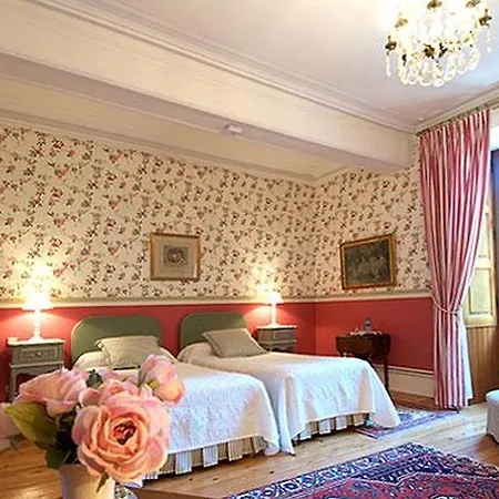 Alojamento de Acomodação e Pequeno-almoço Château De Nazé Vivy-saumur 3*
