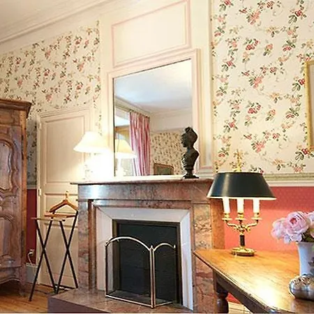 Alojamento de Acomodação e Pequeno-almoço Château De Nazé Vivy-saumur 3*