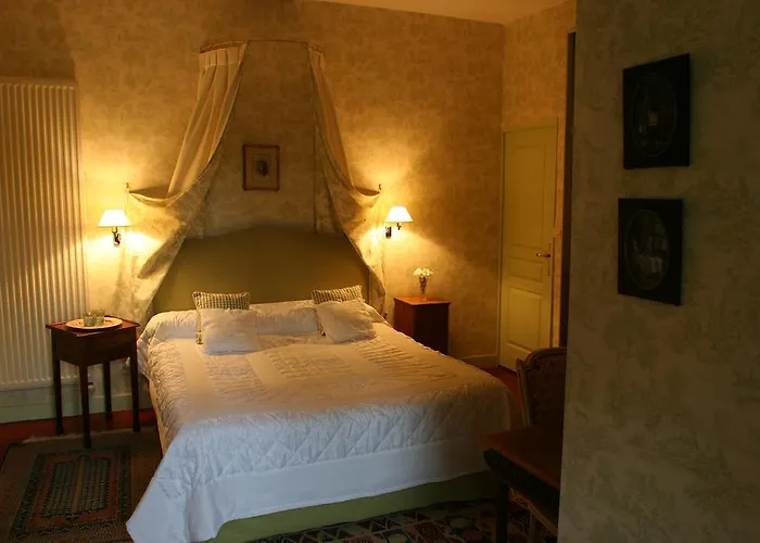 Château De Nazé Vivy-saumur Vivy