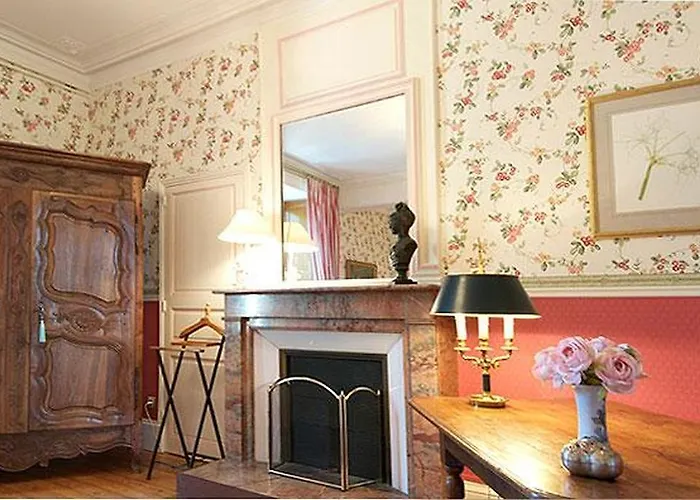 Couette-café Château De Nazé 3*