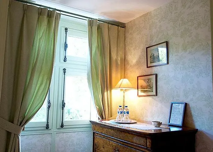 Château De Nazé Vivy