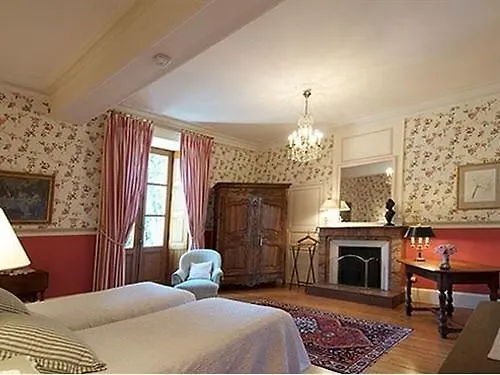 Couette-café Château De Nazé 3*